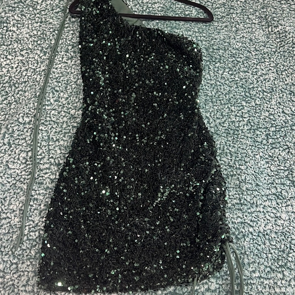 Lucy in the sky Oliviara One Shoulder Sequin Dress In Green